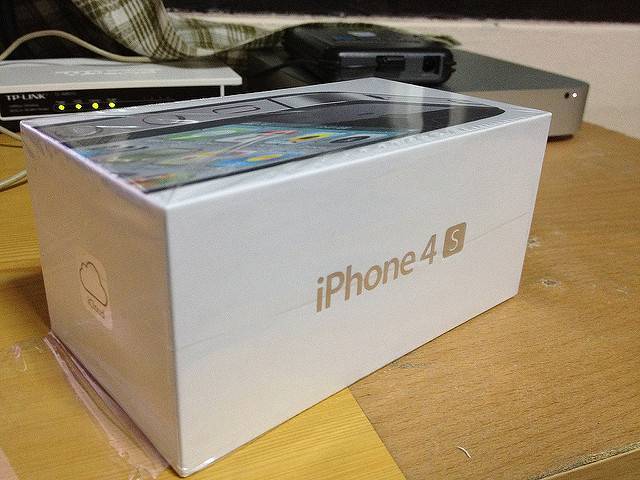 สั่งซื้อ iPhone 4S จาก Apple Online Store