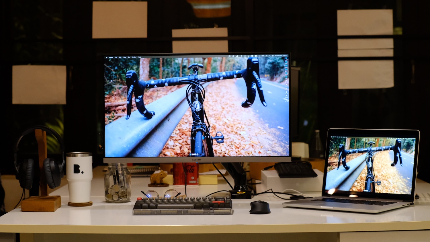 Samsung 28-inch UR55 monitor