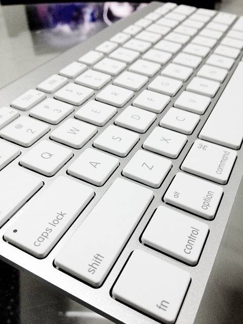 apple-wireless-keyboard-us-unboxed